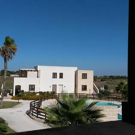 Holiday home Casa Vacanze Lido Burrone *